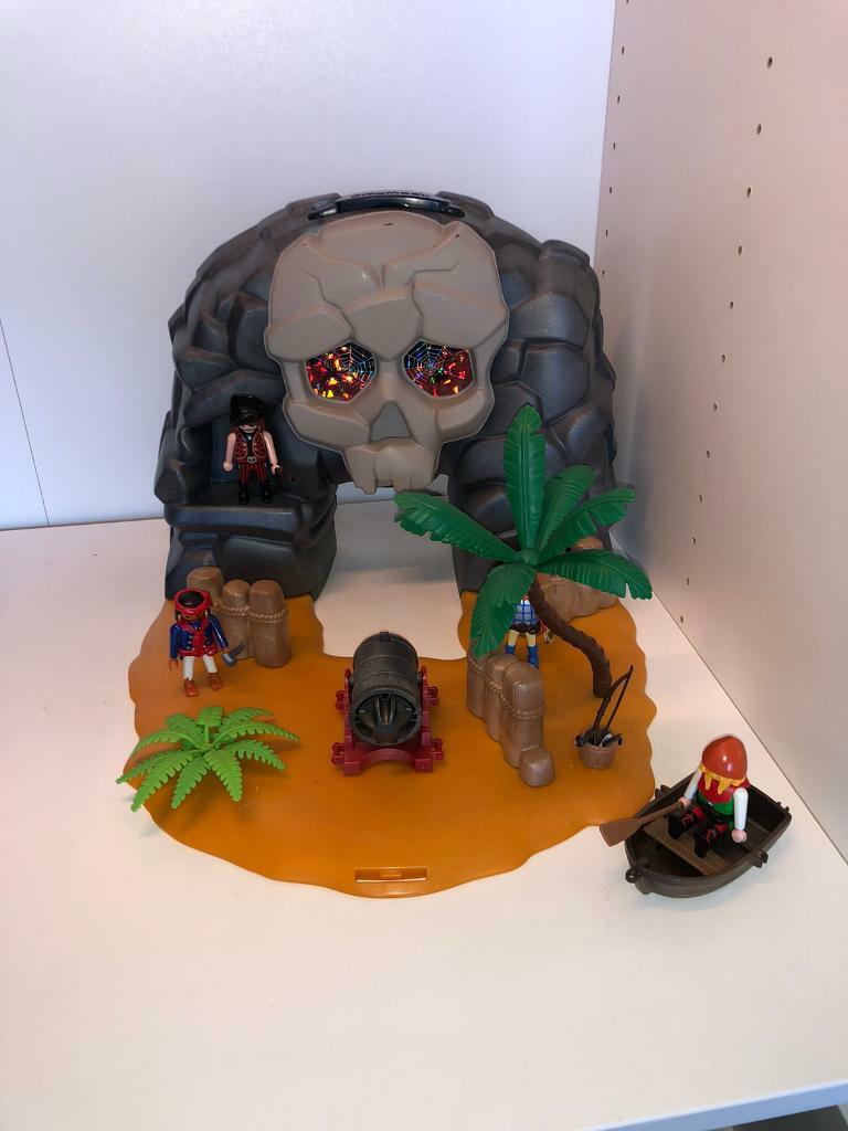 playmobil skull island